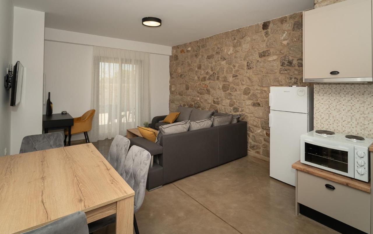 Lithos Suites Finikounta Buitenkant foto