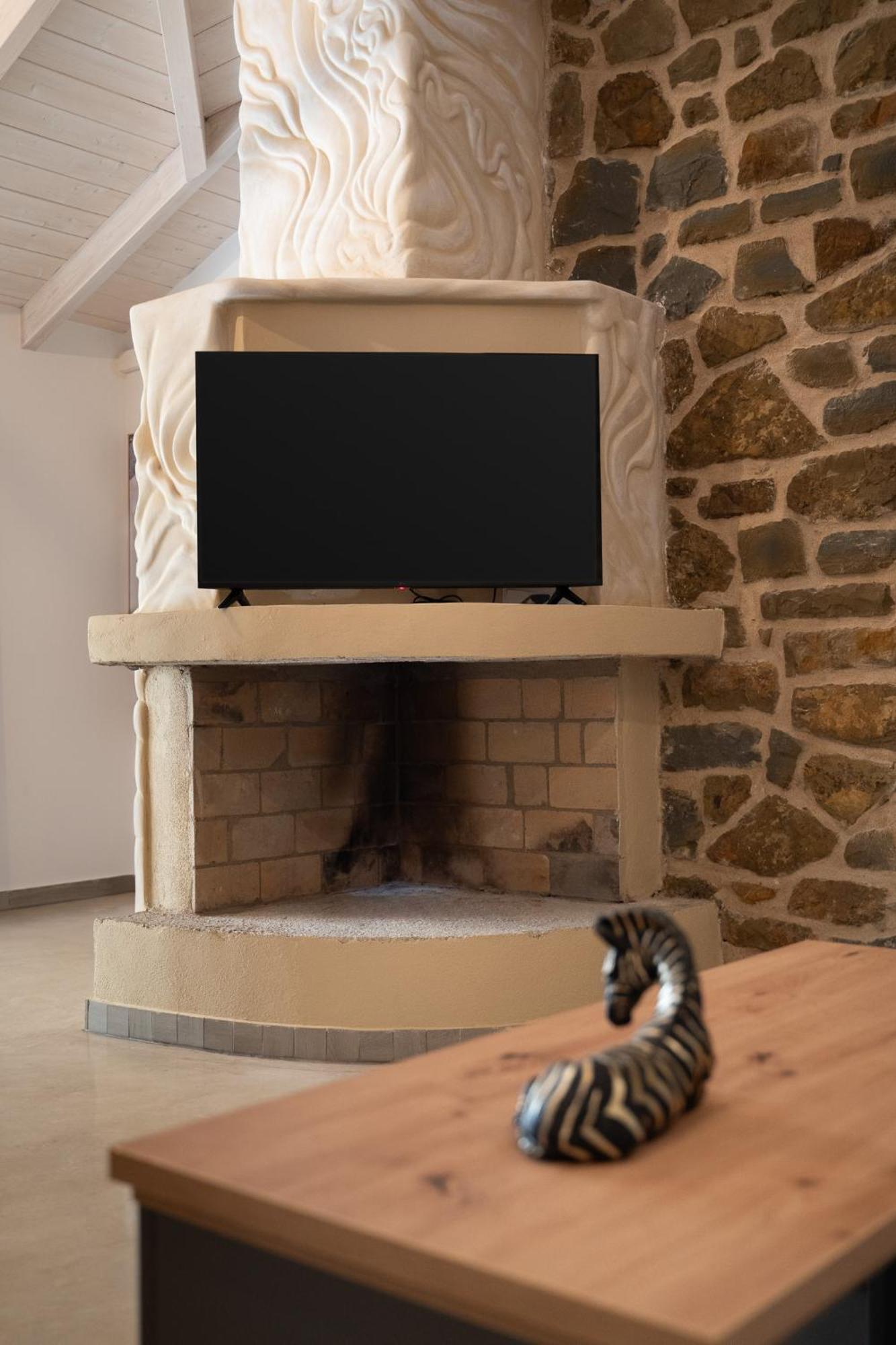 Lithos Suites Finikounta Buitenkant foto